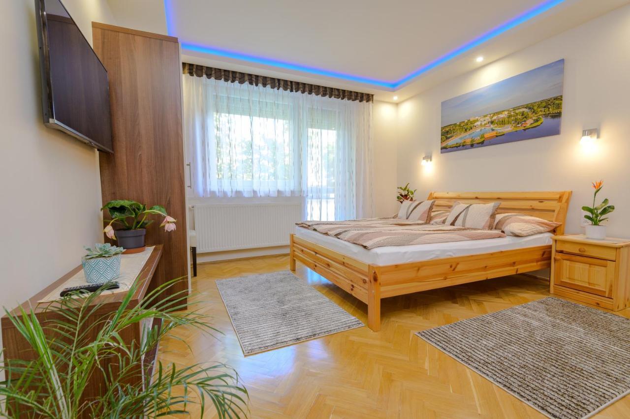 Illes Apartmanok I. Hajduszoboszlo Exterior foto