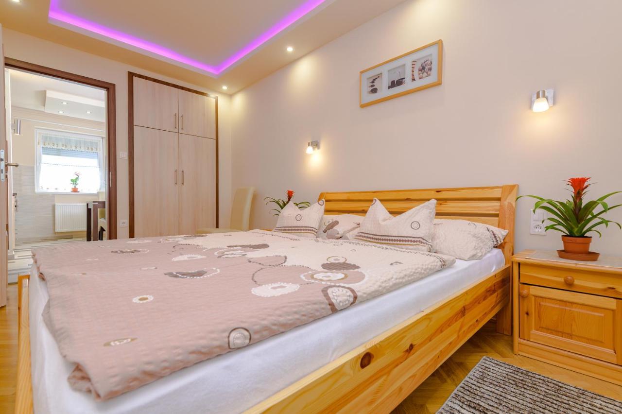 Illes Apartmanok I. Hajduszoboszlo Exterior foto